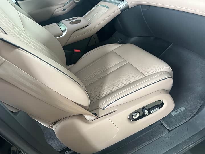 XPeng X9 2025 2025款 纯电 740超长续航 Max