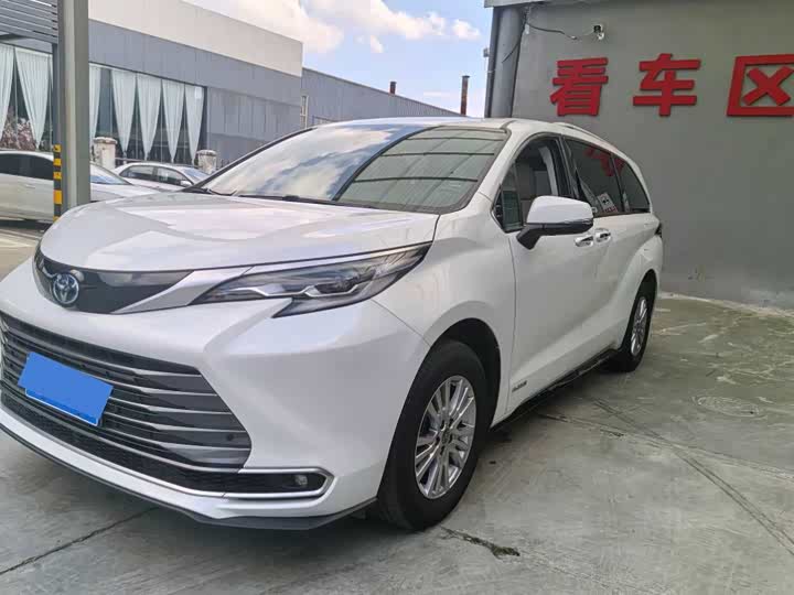 Фото 1 - Toyota Sienna