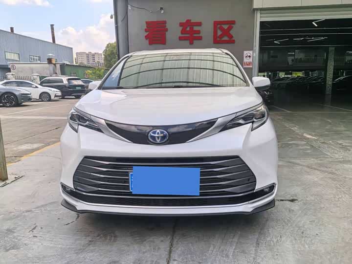 Фото 2 - Toyota Sienna