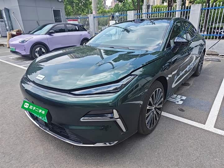 Geely Galaxy Starshine 8 EM-i 2025 2025款 130km EM-P 星舰版