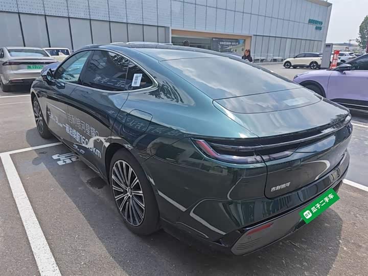 Geely Galaxy Starshine 8 EM-i 2025 2025款 130km EM-P 星舰版