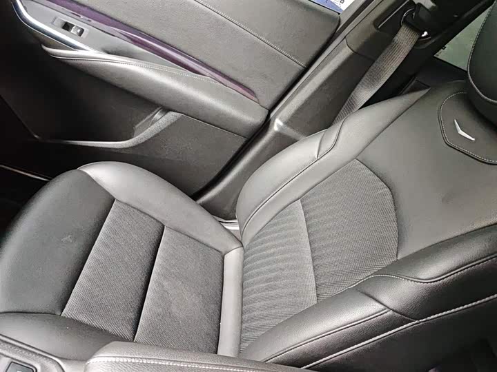 Фото 3 - Cadillac XT4