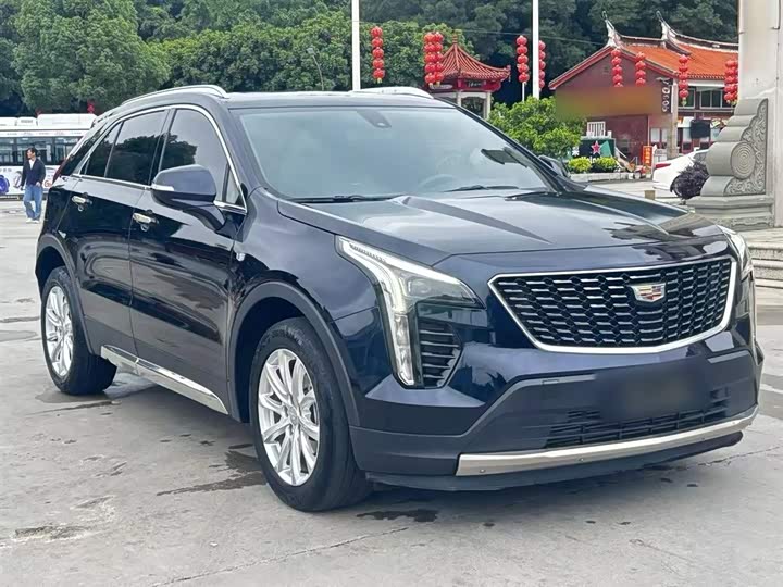Фото 9 - Cadillac XT4