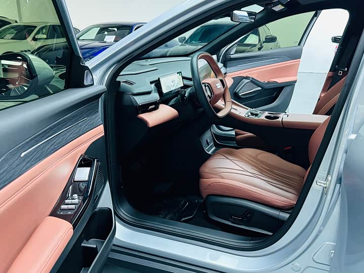 Geely Galaxy L6 2025 2025款 EM-i 140km 星舰版