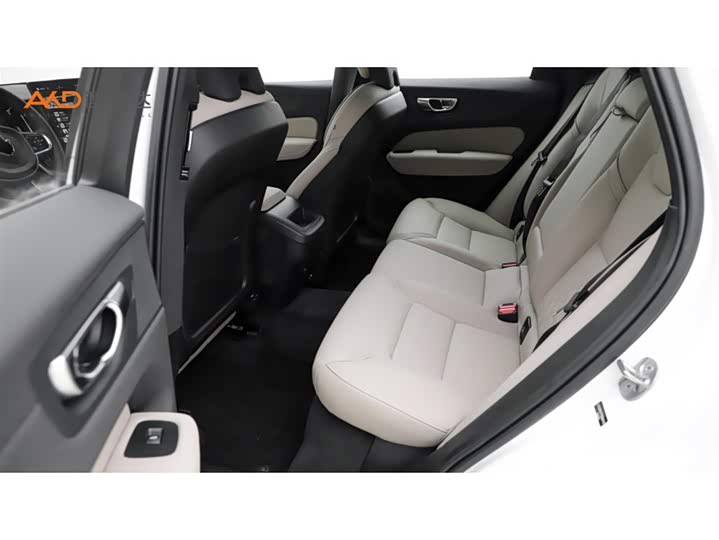 Volvo XC60 2026 2026款 B5 四驱智逸豪华版