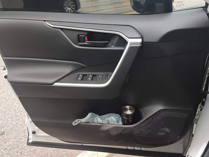 Toyota Wildlander 2024 2024款 2.0L CVT两驱领先版