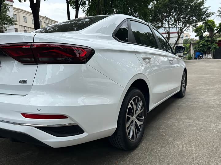 Geely Emgrand 2026 2026款 400万纪念款 1.5L 手动超越型