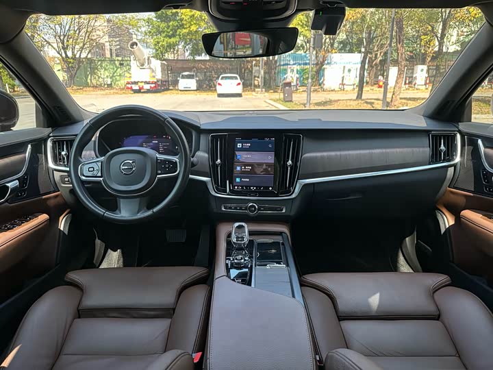 Photo 8 - Volvo S90