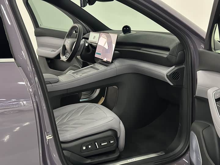 Фото 8 - Nio EC6