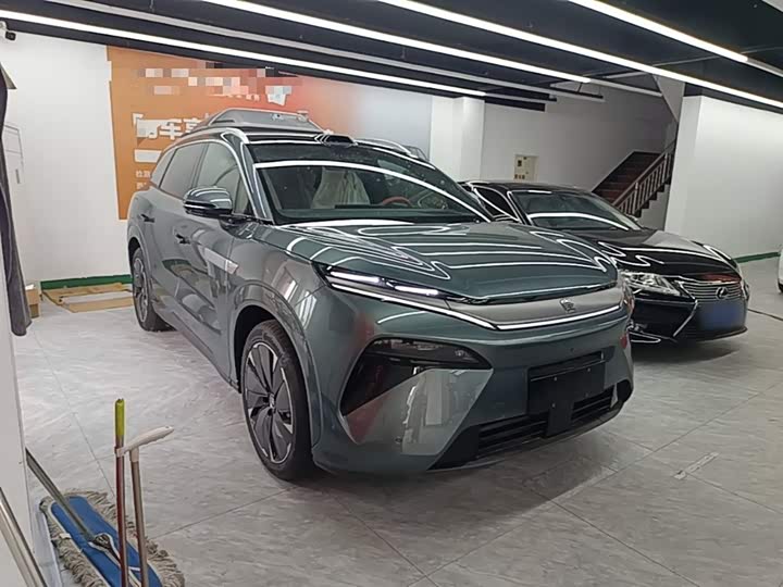 2025 BYD Tang L