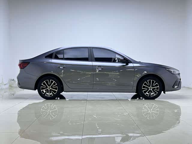 Roewe i5 2021 2021款 1.5L CVT铂金版