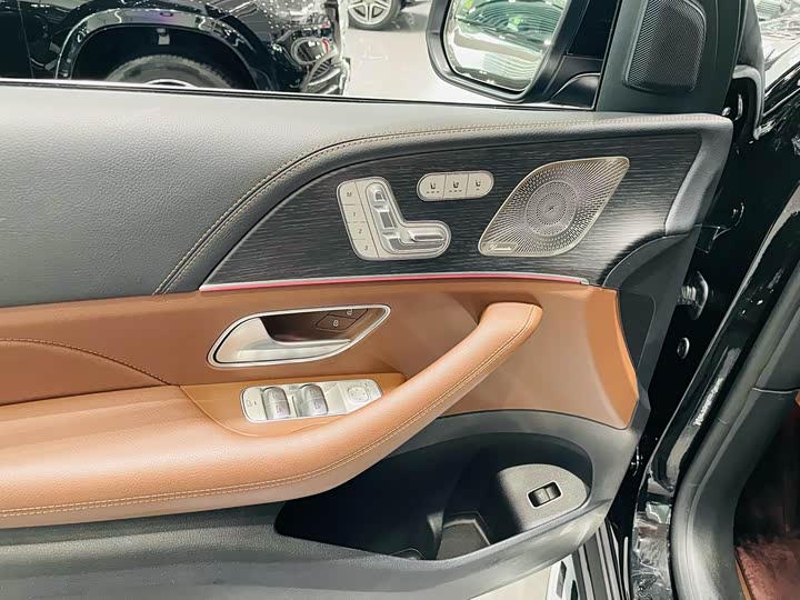 Фото 9 - Mercedes-Benz GLS-Class