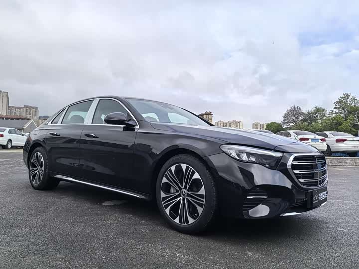 Photo 3 - Mercedes-Benz E-Class Hybrid