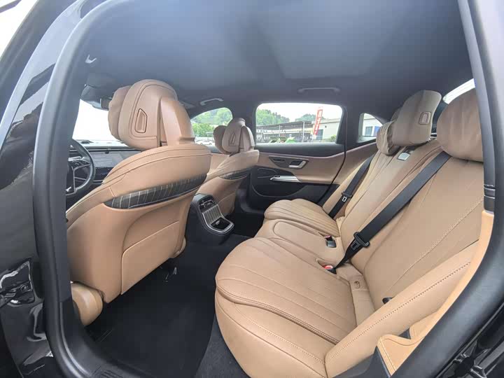 Photo 7 - Mercedes-Benz E-Class Hybrid