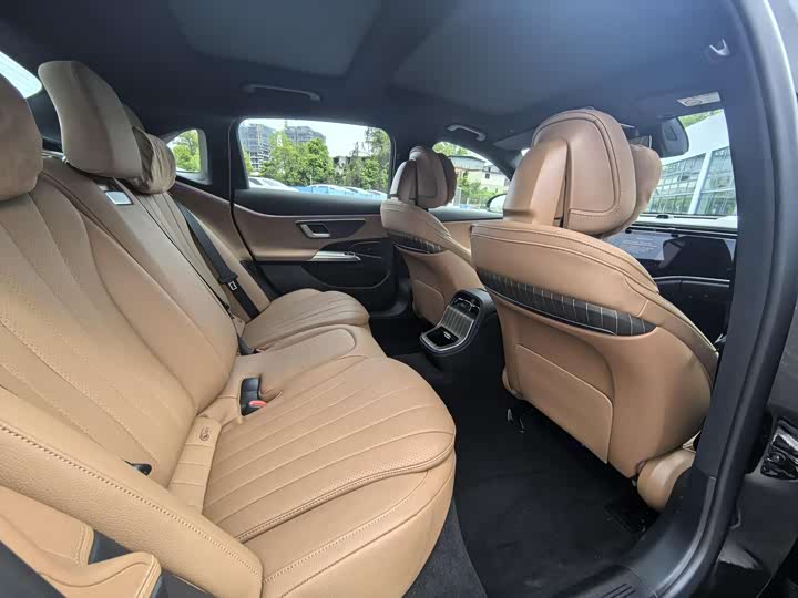 Photo 8 - Mercedes-Benz E-Class Hybrid