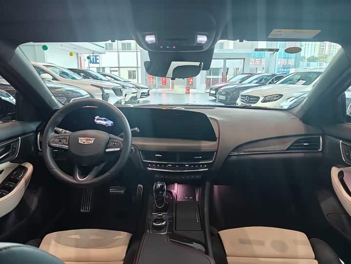 Cadillac CT5 2025 2025款 28T 赛道性能版+巅峰赛道选装包
