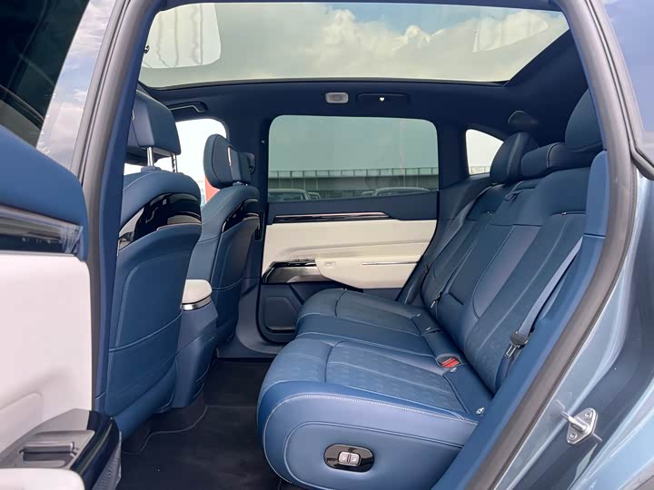 Zeekr 7X 2025 2025款 100kWh 长续航四驱智驾版