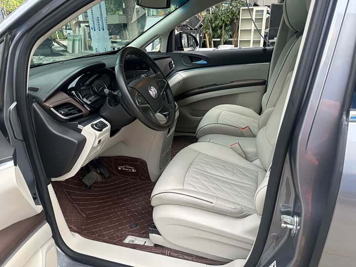 Zdjęcie 8 - Buick GL8 ES