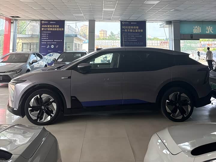 HiPhi Y 2023 2023款 560km 精英版