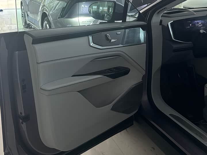 HiPhi Y 2023 2023款 560km 精英版