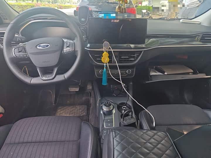 Фото 6 - Ford Focus
