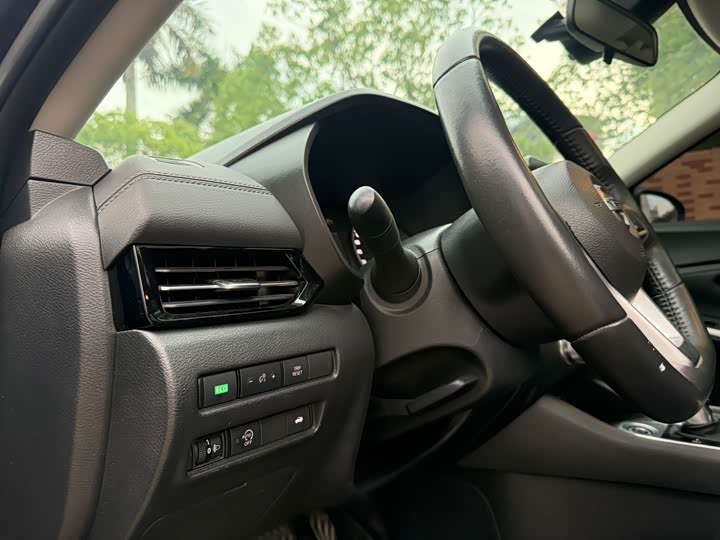 Zdjęcie 9 - Nissan Sylphy
