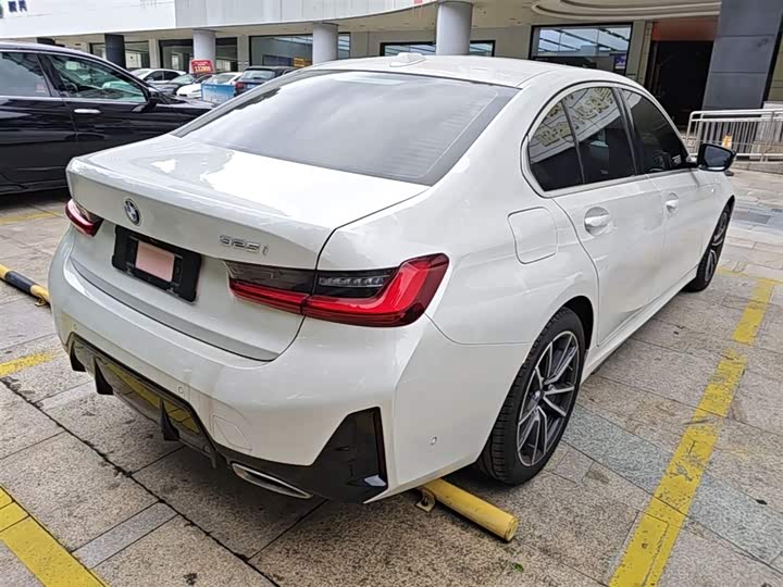 Photo 7 - BMW 3 Series