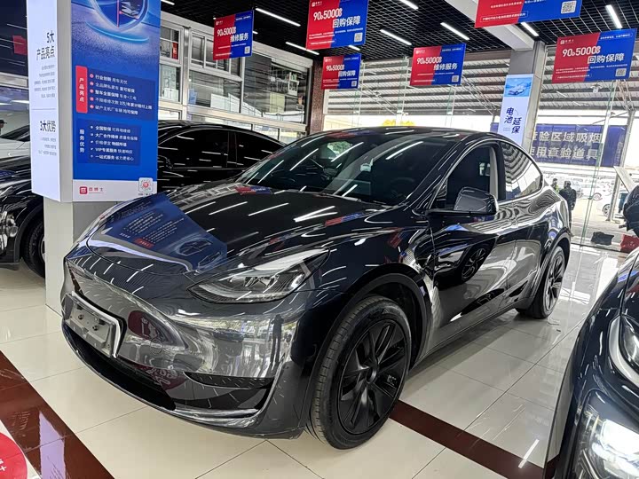 Zdjęcie 1 - Tesla Model Y