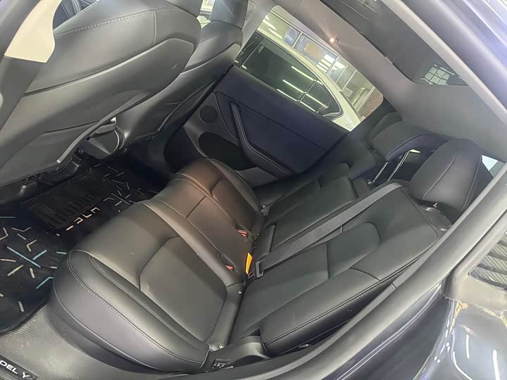 Zdjęcie 7 - Tesla Model Y