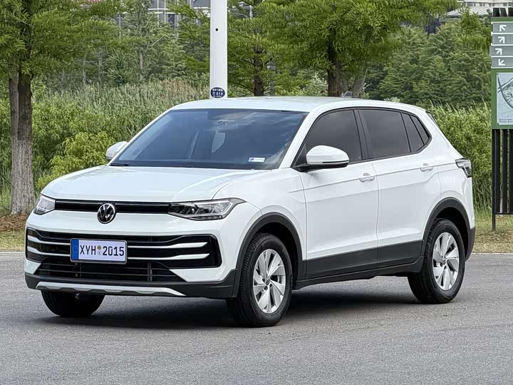 Фото 1 - Volkswagen Tharu