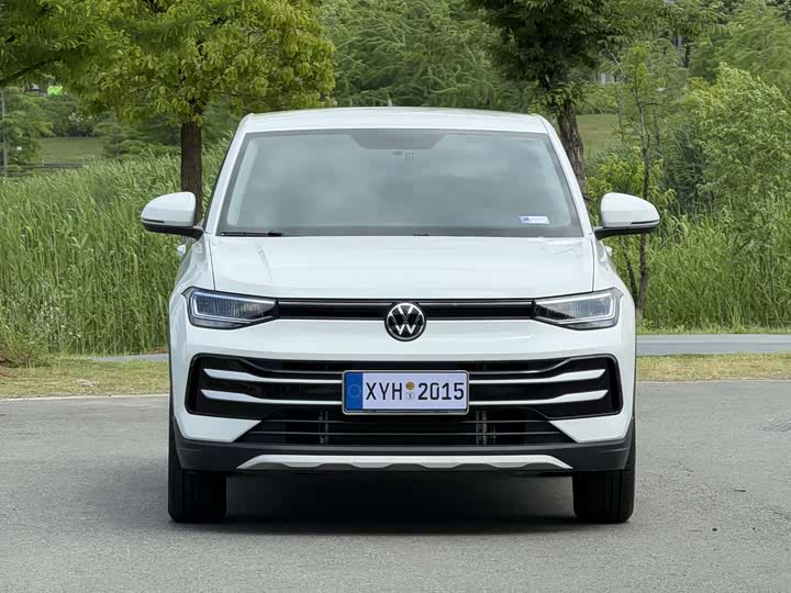 Фото 2 - Volkswagen Tharu