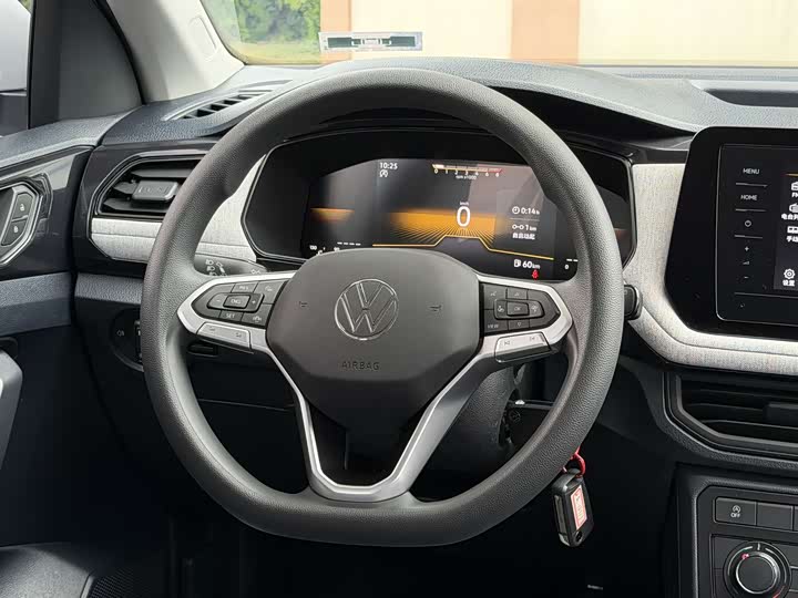 Фото 6 - Volkswagen Tharu