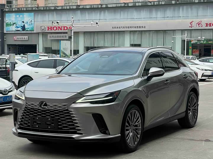Фото 3 - Lexus RX