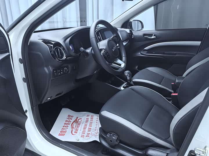 Kia KX1 2021 2021款 1.4L CVT趣享天窗款