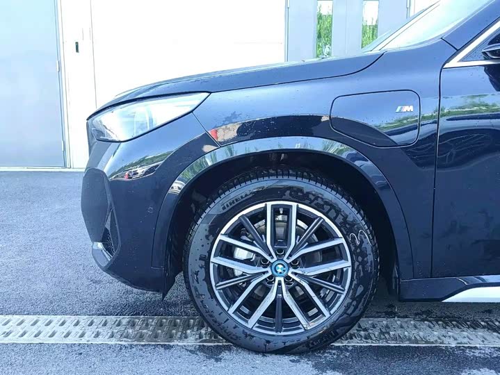 BMW iX1 2025 2025款 eDrive25L M运动套装