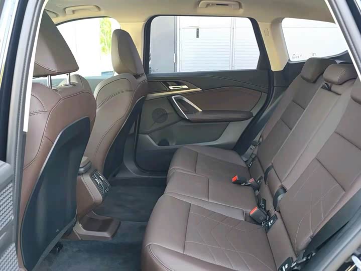 BMW iX1 2025 2025款 eDrive25L M运动套装