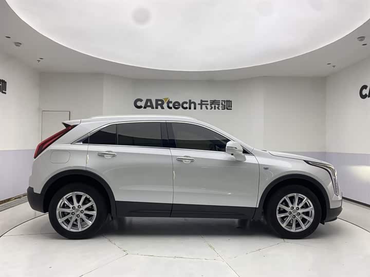 Фото 4 - Cadillac XT4