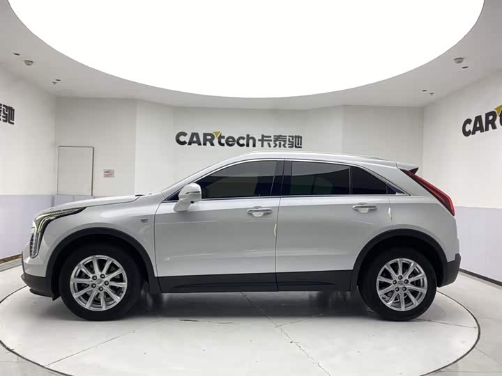 Фото 8 - Cadillac XT4