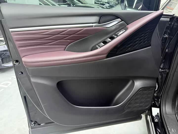 GAC Trumpchi M8 2026 2026款 2.0T 尊享版