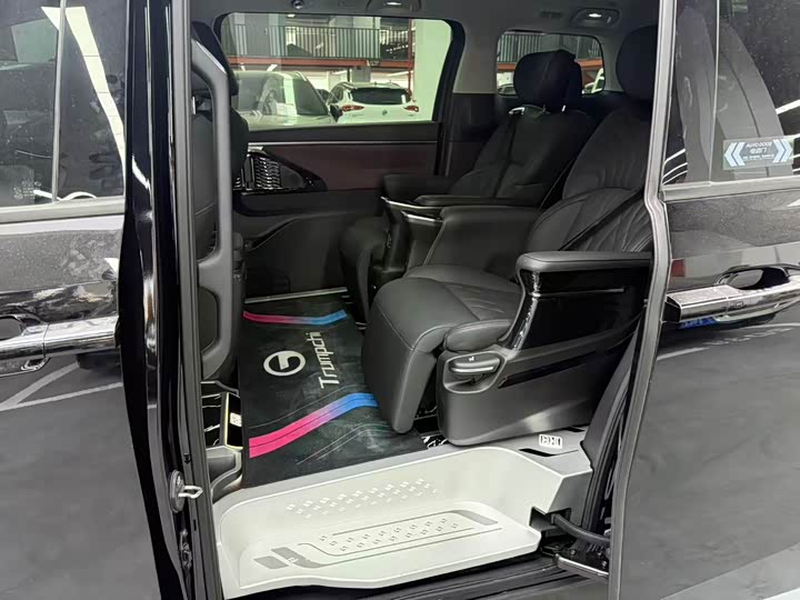 GAC Trumpchi M8 2026 2026款 2.0T 尊享版
