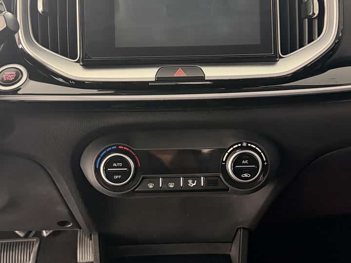 Kia KX1 2021 2021款 1.4L CVT趣享天窗款