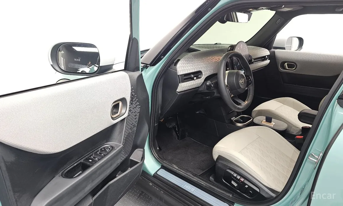 Mini Cooper 2024 5 Door Favoured