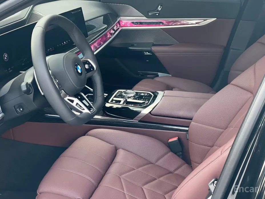 BMW 7 Series 2022 740i xDrive M Sport