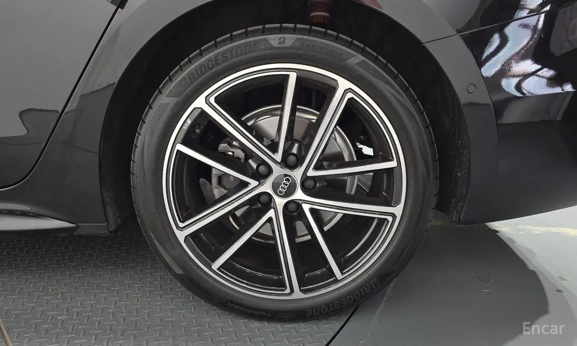 Audi A5 2025 40 TFSI Quattro S Line Black Edition