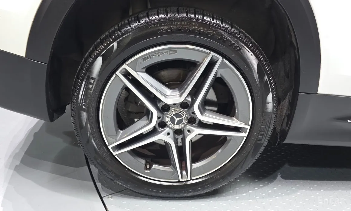 Фото 5 - Mercedes-Benz GLB-Class
