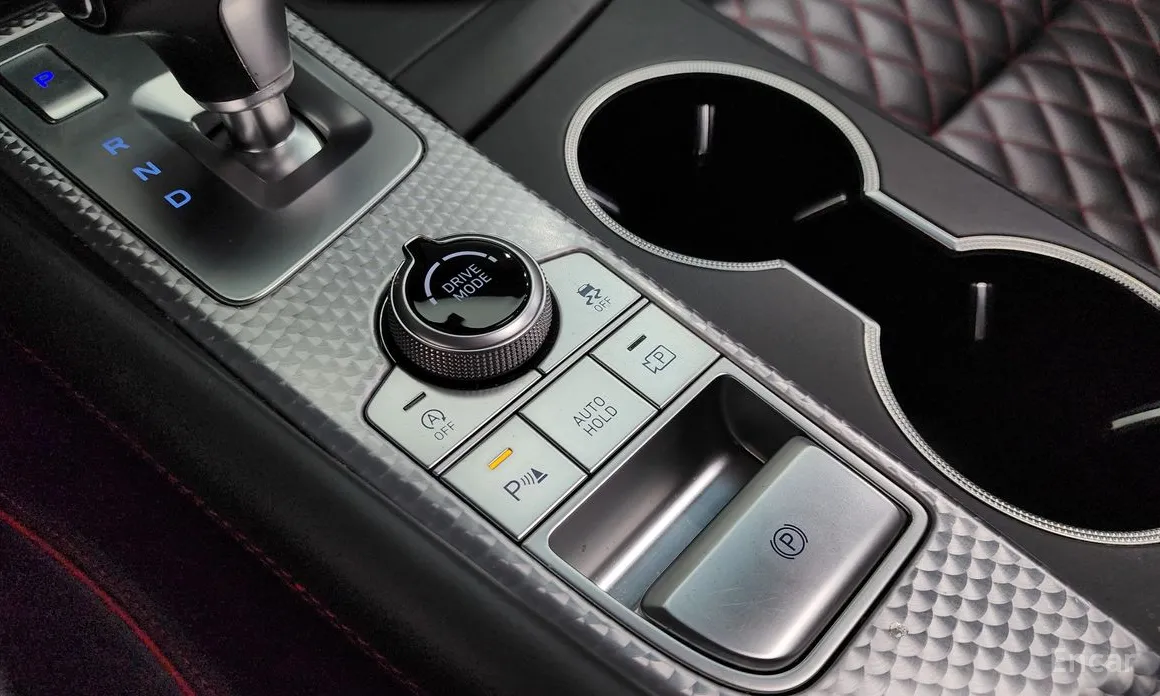 Фото 20 - Genesis G70