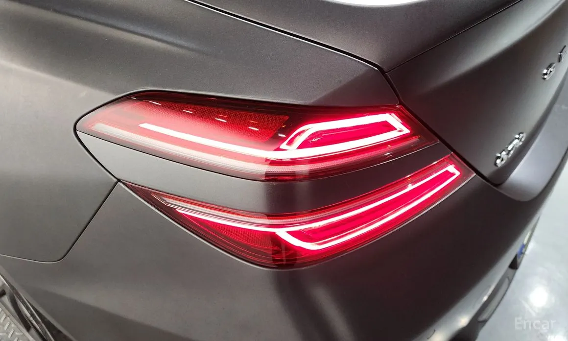 Фото 23 - Genesis G70