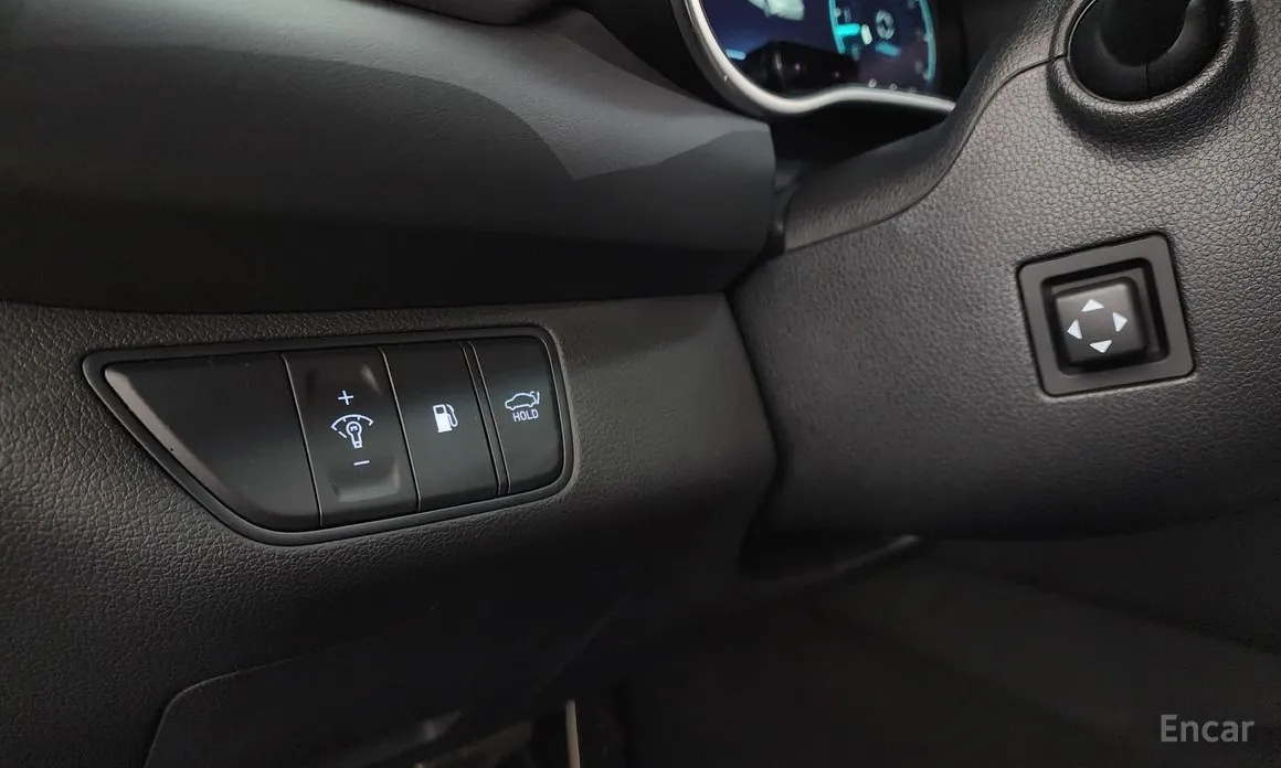 Фото 29 - Genesis G70