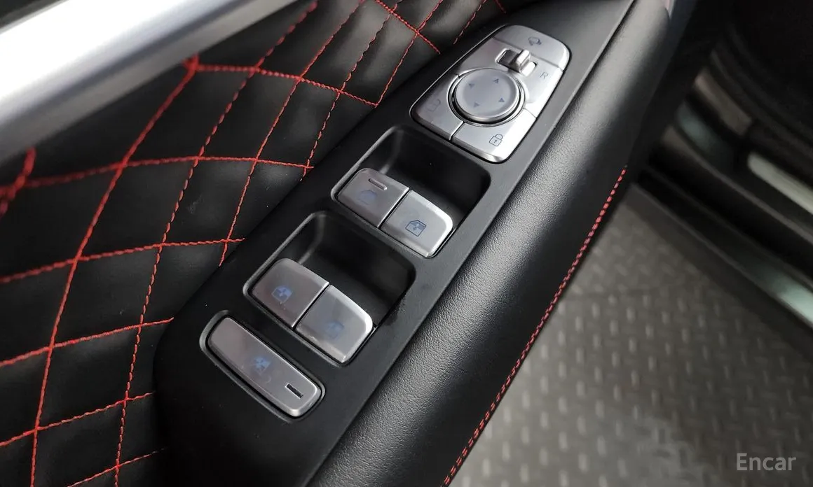 Фото 39 - Genesis G70