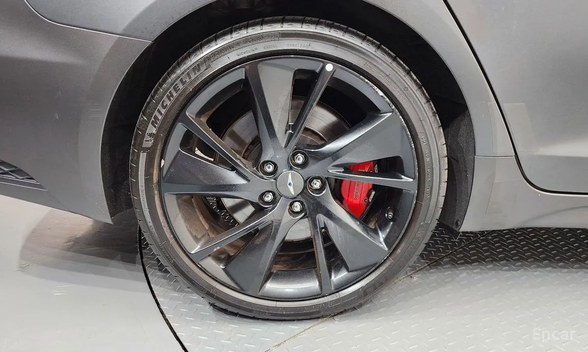 Фото 5 - Genesis G70